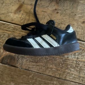 Adidas toddler samba shoe 8.5